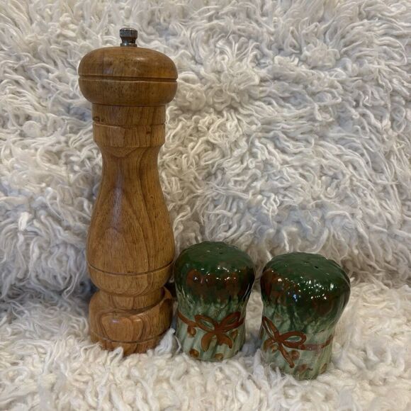 3 Vntg PC FERNANDA Wood 8” Pepper Grinder, Ceramic Asparagus Salt Pepper Shakers - Picture 2 of 10